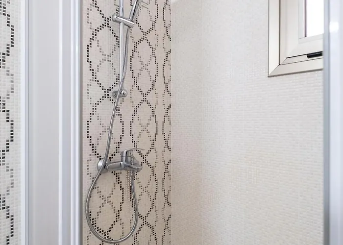 Downown With 2 Bedrooms Appartement *