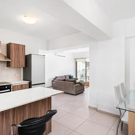 Downown With 2 Bedrooms Apartment Larnaca