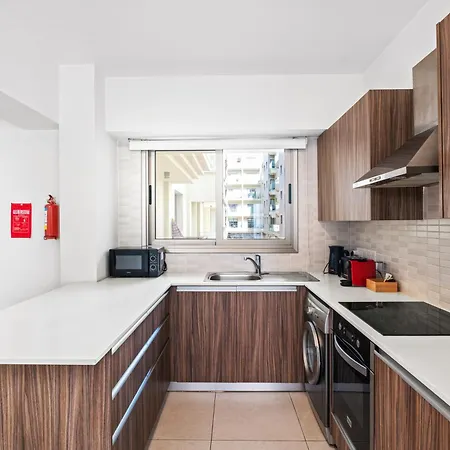 Downtown With 2 Bedrooms *
