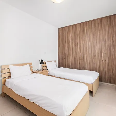 Downtown With 2 Bedrooms *