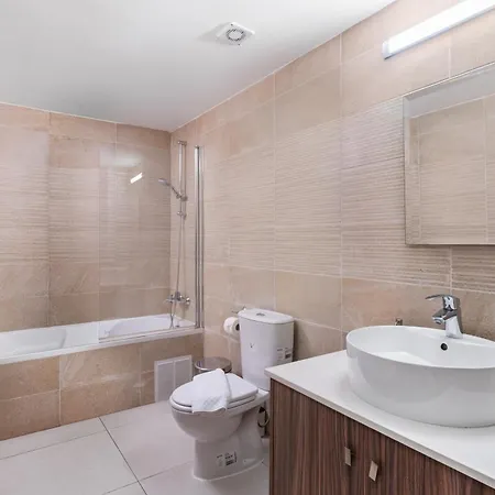 Downtown With 2 Bedrooms Larnaka