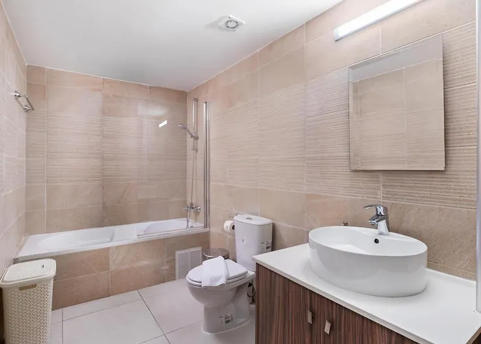 Downown With 2 Bedrooms Larnaca