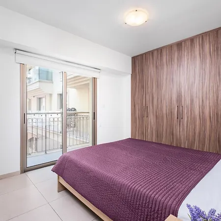 Apartament Downtown With 2 Bedrooms Larnaca